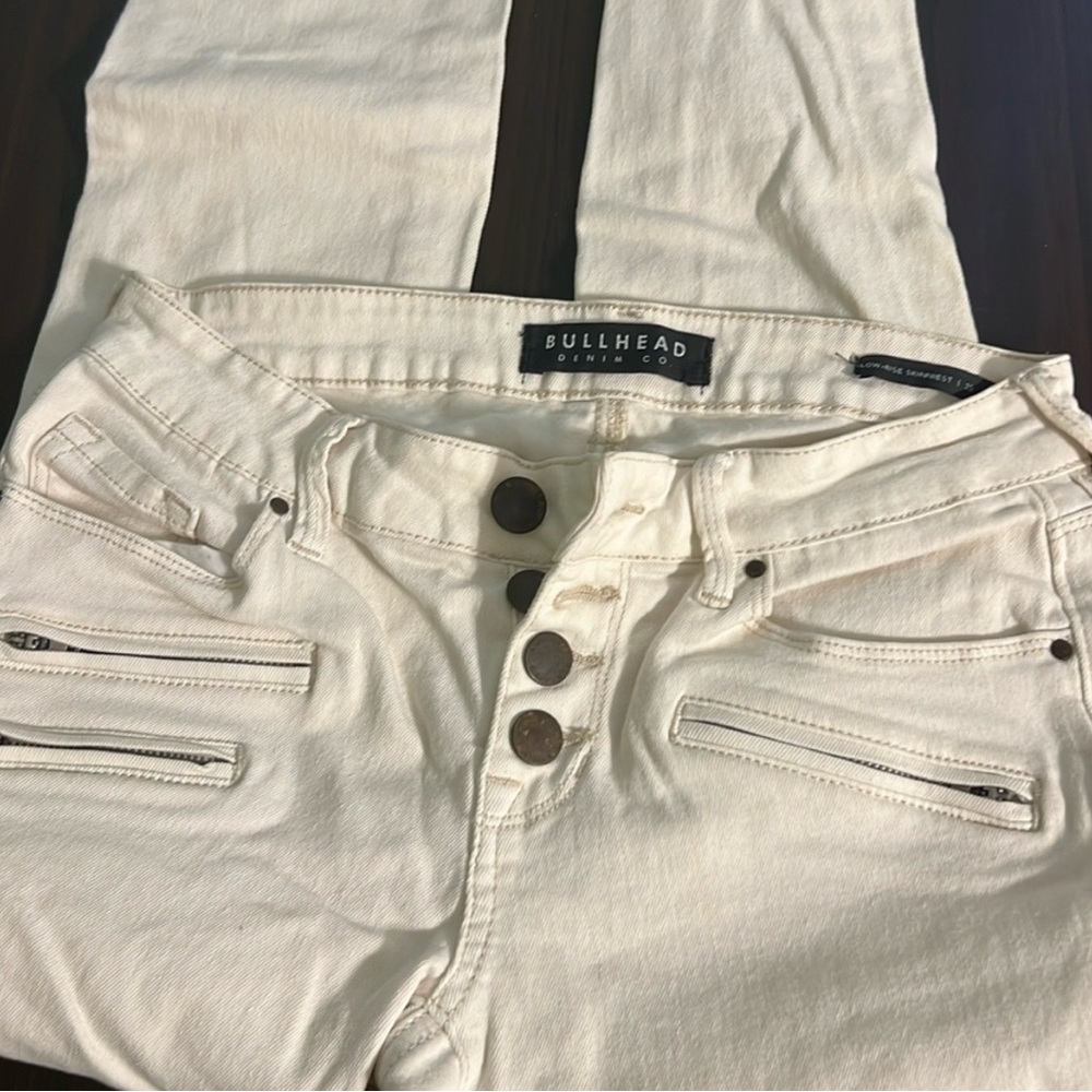 Bullhead size 25 Cream Low-Rise Skinny Jeans